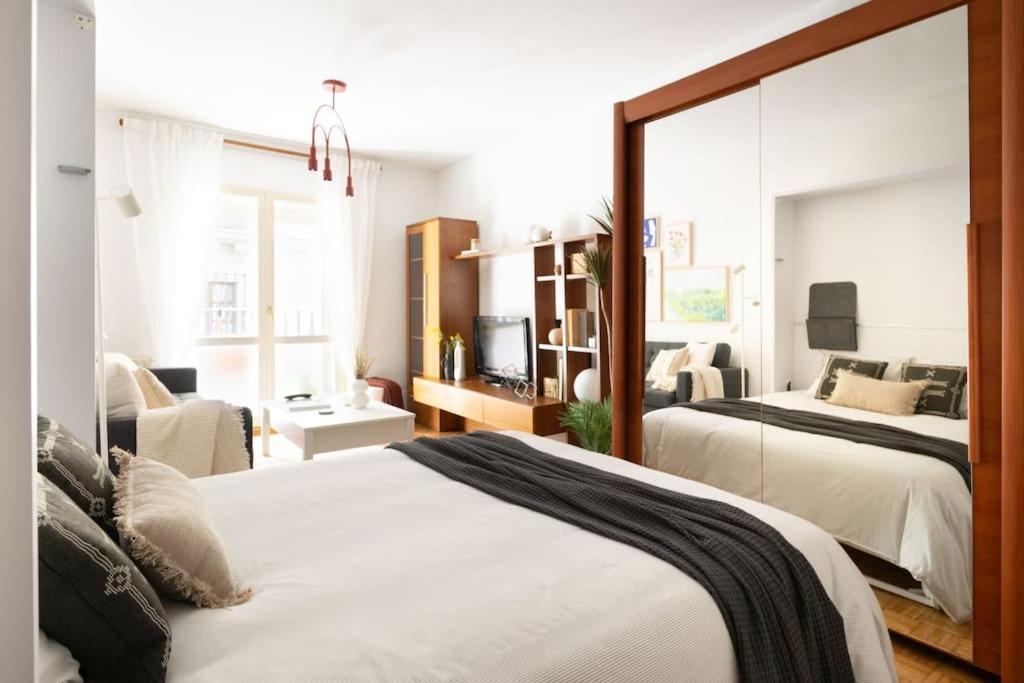 El Balcon De San Anton By Clabao Appartement Pamplona Buitenkant foto